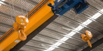 4 Tips for Selecting the Right Overhead Bridge Crane for You