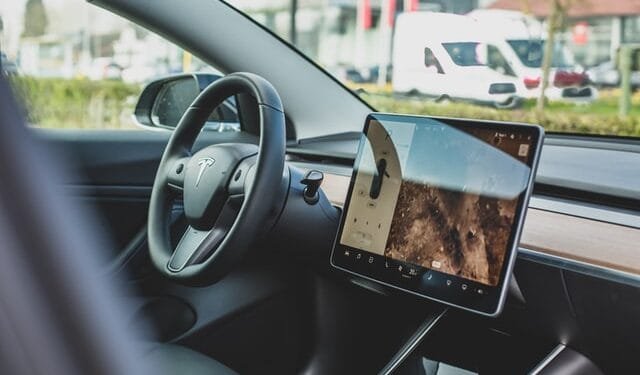 Myapps Tesla – Manage Your Subscription to Auto Services From Your Tesla