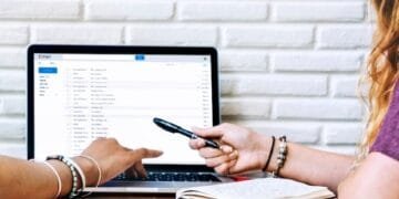 Outlook365 vs Outlook.com: What’s the Difference?